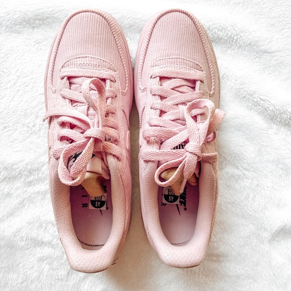 BRAND NEW PINK NIKE FORCES - Picture 4 of 5
